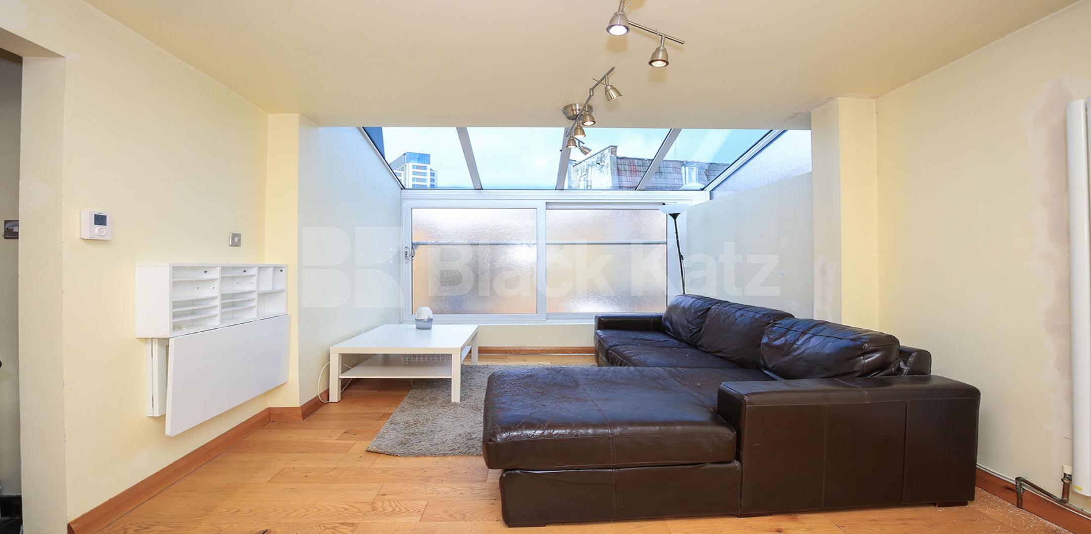 Recently refurbished two double bedroom flat minutes to Archway Tube. Hargrave Road, Archway 